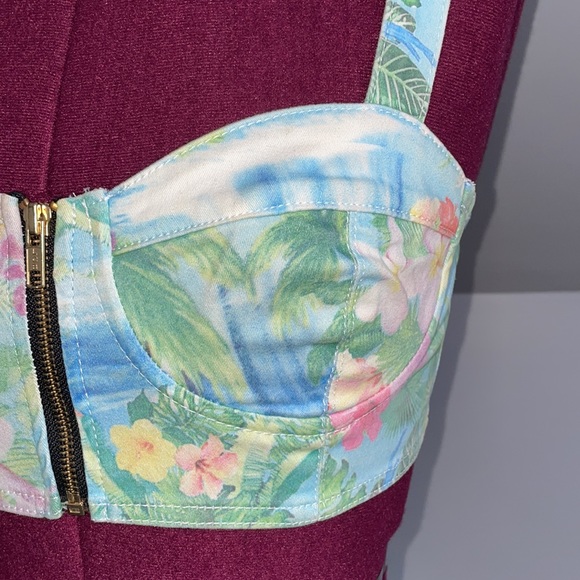 Tropical Crop Top - Picture 3 of 12